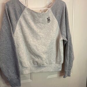 Victoria Secret Gray Raglan Sweatshirt NWT SIZE XS.